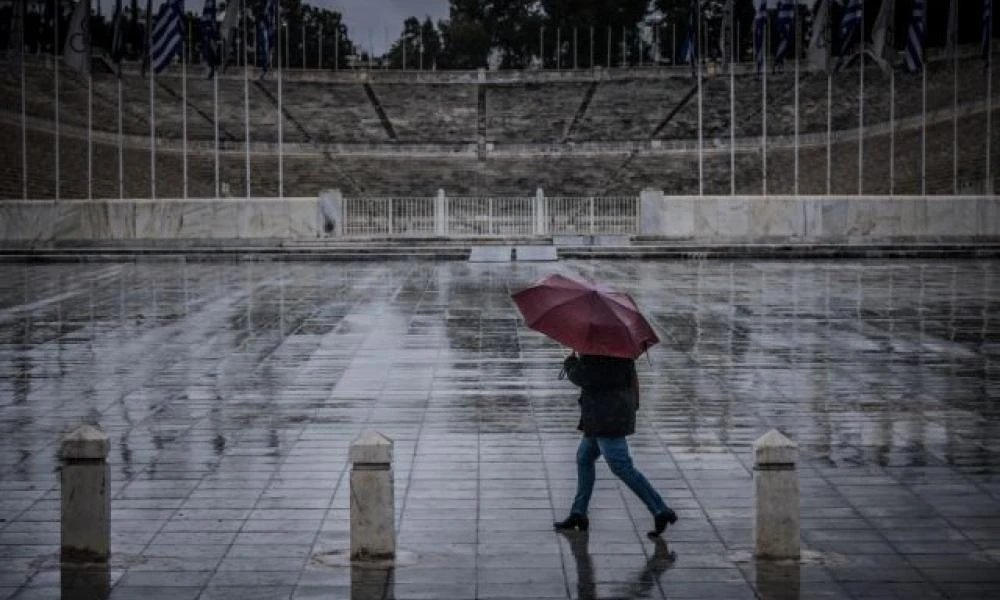 Καιρός: Βροχές και αφρικανική σκόνη «πνίγουν» τη χώρα